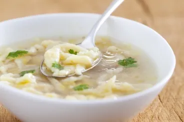 Soupe de poulet aux vermicelles maison