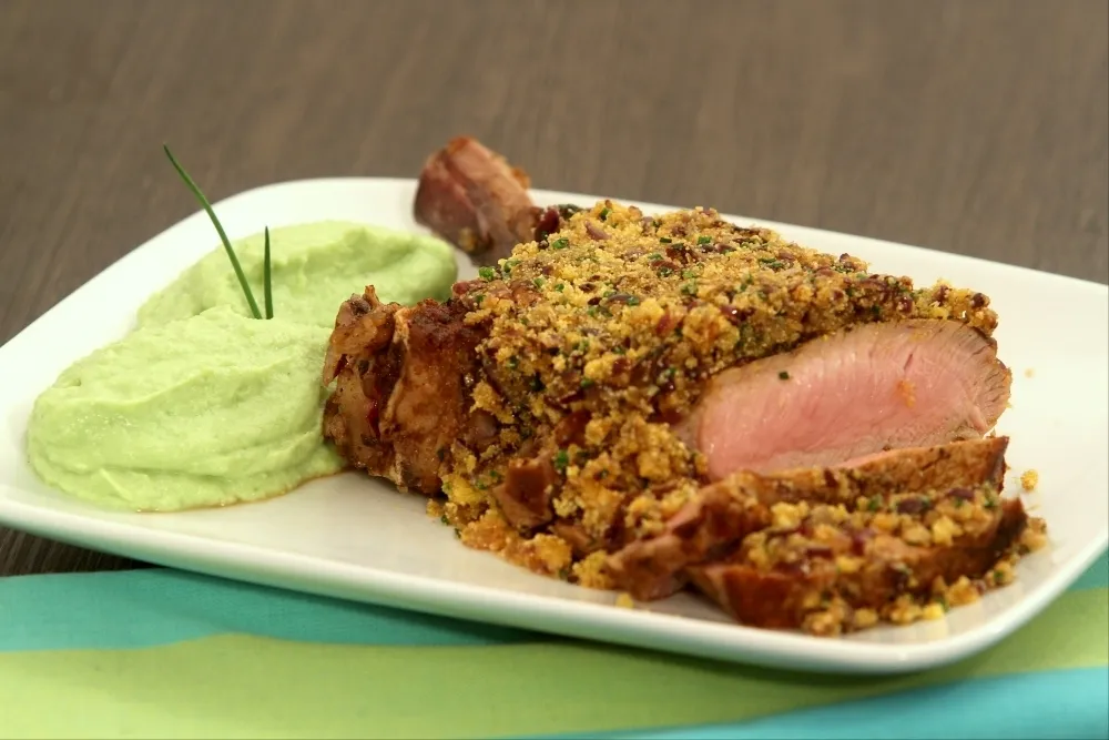 Côte de veau double, chapelure de polenta, oignon grillé et purée de Romanesco